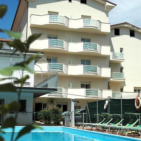 Hotel Roma Residenza Cervia Exterior photo
