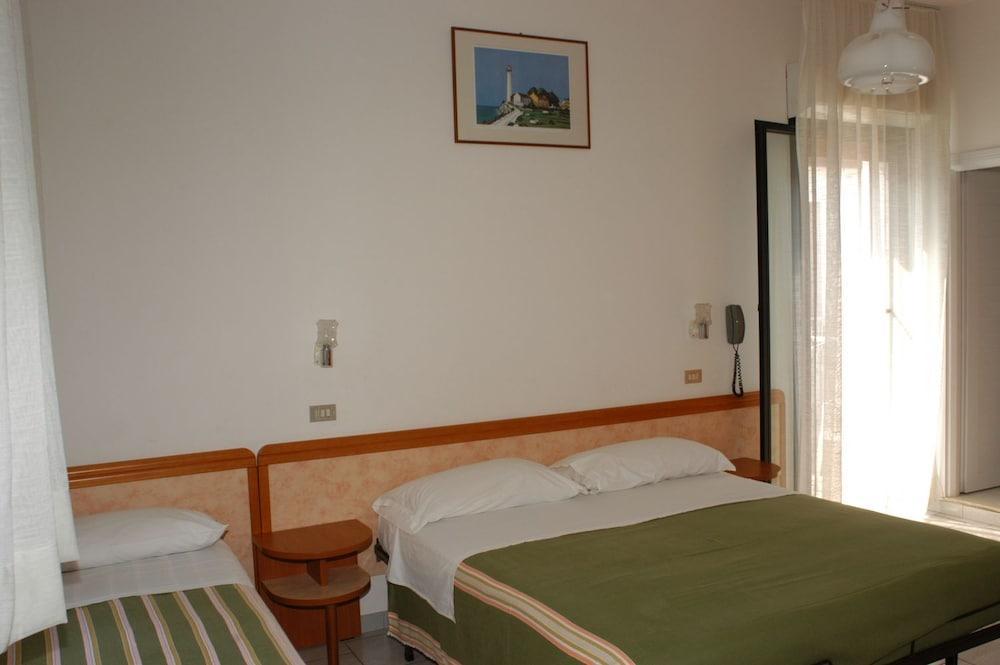 Hotel Roma Residenza Cervia Exterior photo