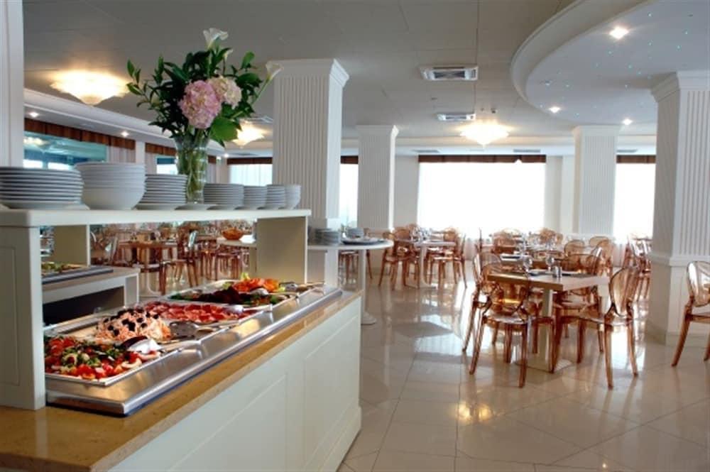 Hotel Roma Residenza Cervia Exterior photo