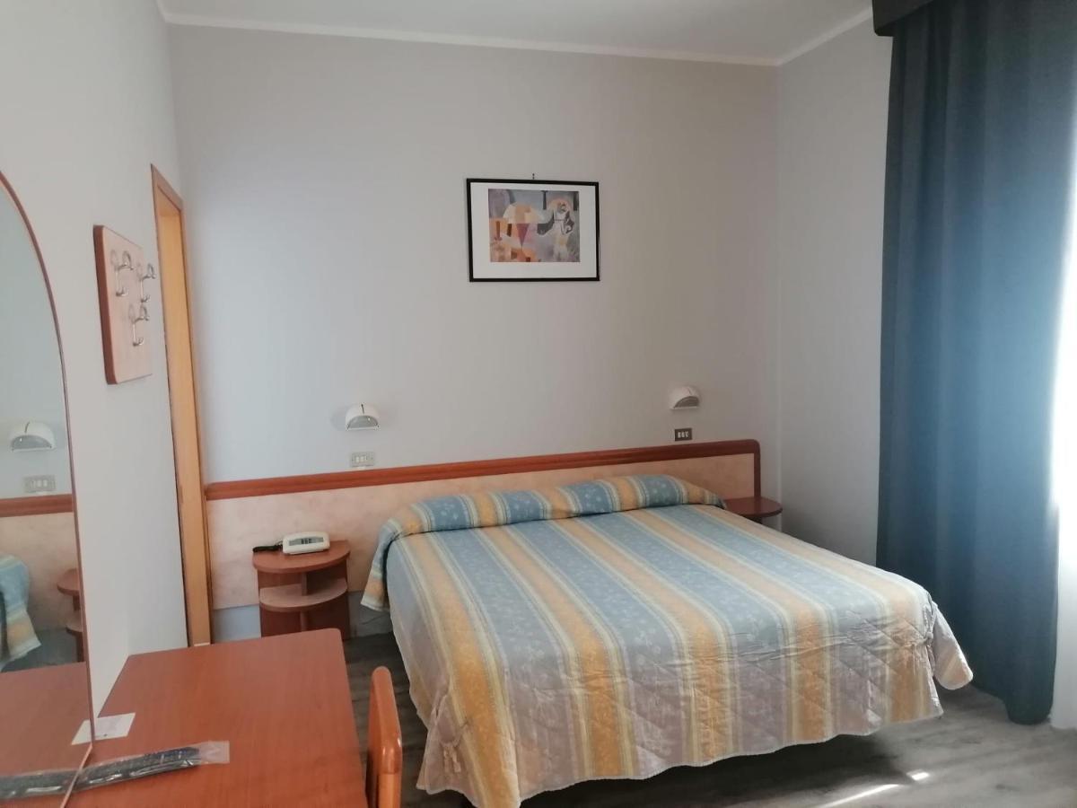 Hotel Roma Residenza Cervia Exterior photo