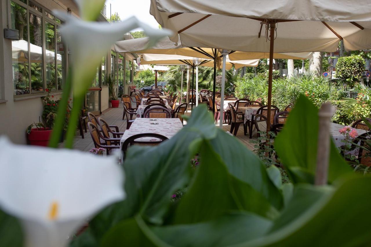 Hotel Roma Residenza Cervia Exterior photo