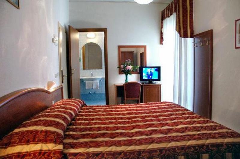 Hotel Roma Residenza Cervia Exterior photo