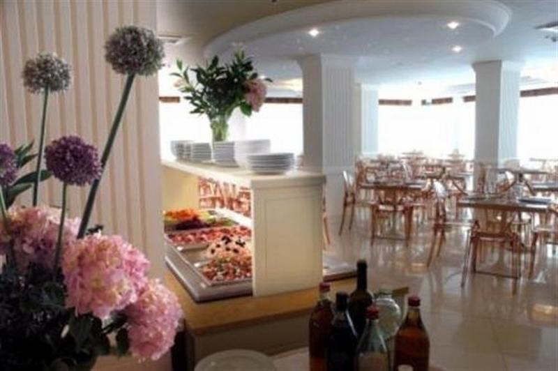 Hotel Roma Residenza Cervia Exterior photo