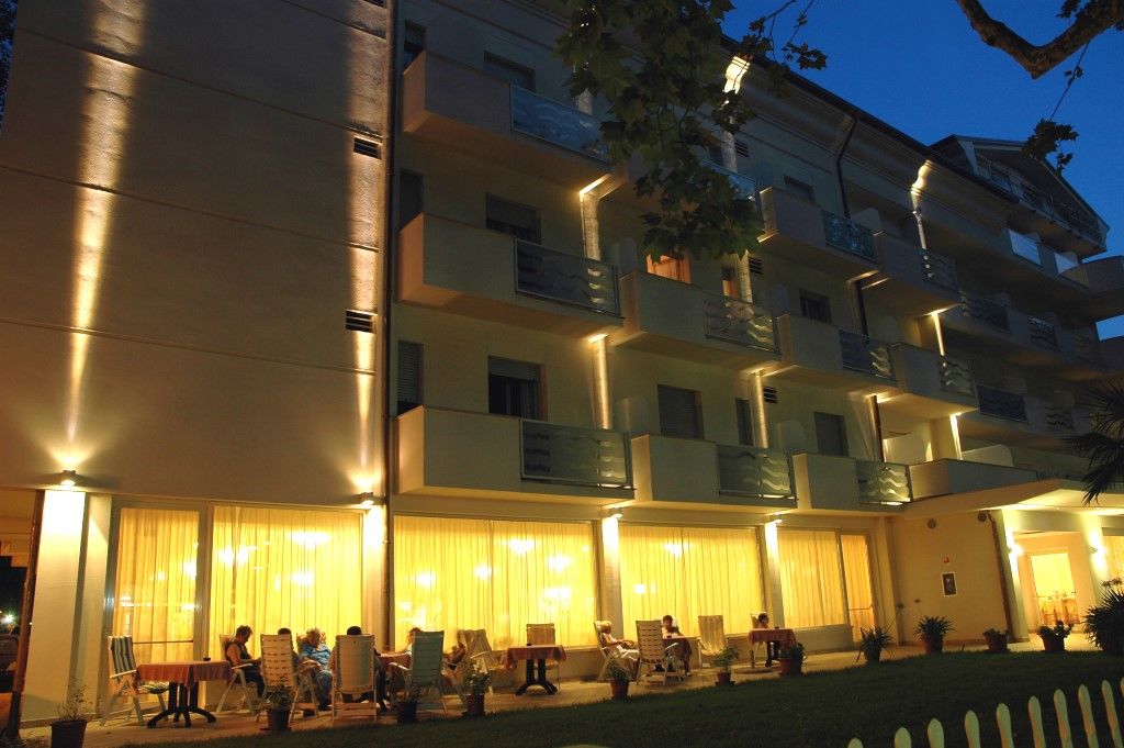 Hotel Roma Residenza Cervia Exterior photo